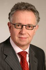 Vorstandsvorsitzender. Dr. Wolfgang Boventer